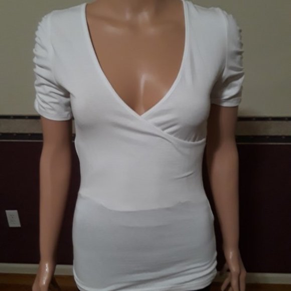 Colt Story White Short Sleeve Criss Cross V-Neck Top Size S NWT - Picture 1 of 3